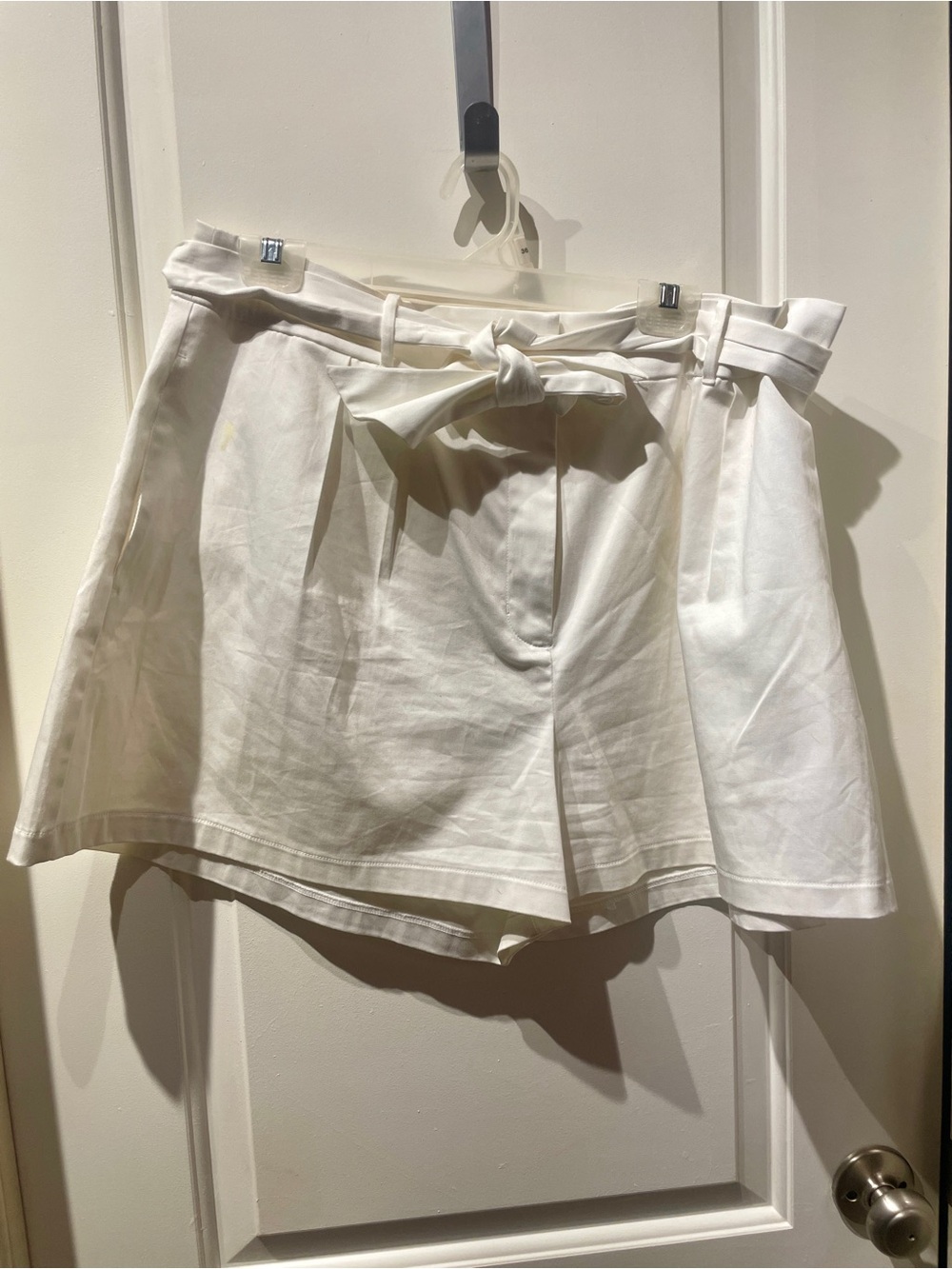 BOLD elements White Waistband Shorts